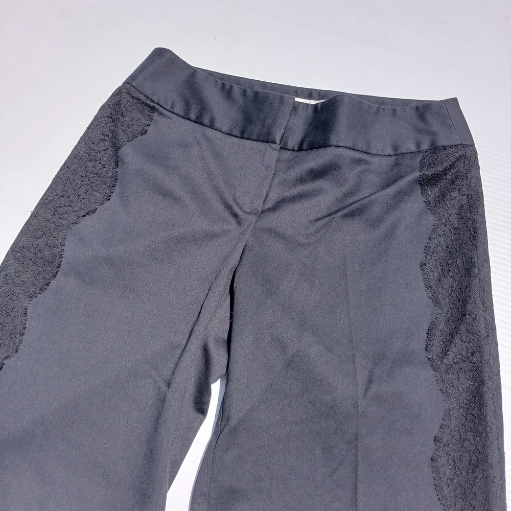 Trina Turk size 0 Black Lace Bermuda Length Dress Shorts Trouser Style Career XS